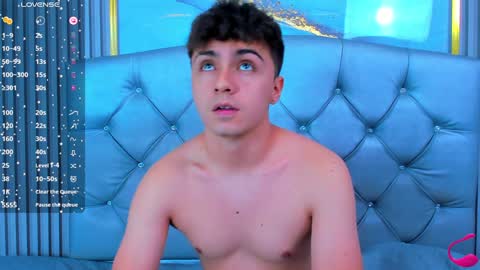 Snapshot of aron__cooper chatting on January 2025 03:34:01 PM aron__cooper online show from January 2025 03:34:01 PM