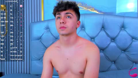 Snapshot of aron__cooper chatting on January 2025 12:47:02 PM aron__cooper online show from January 2025 12:47:02 PM