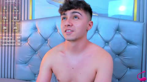 Snapshot of aron__cooper chatting on January 2025 01:21:02 AM aron__cooper online show from January 2025 01:21:02 AM