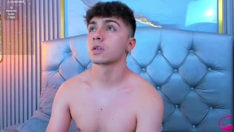 Snapshot of aron__cooper chatting on January 2025 01:19:01 AM aron__cooper online show from January 2025 01:19:01 AM