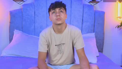 Snapshot of aron__cooper chatting on February 2025 11:16:02 PM aron__cooper online show from February 2025 11:16:02 PM