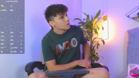 Snapshot of aron__cooper chatting on February 2025 09:48:01 PM aron__cooper online show from February 2025 09:48:01 PM