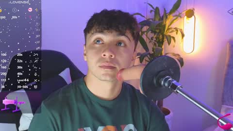 Snapshot of aron__cooper chatting on February 2025 12:49:01 AM aron__cooper online show from February 2025 12:49:01 AM