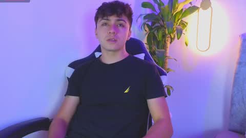 Snapshot of aron__cooper chatting on February 2025 04:12:01 AM aron__cooper online show from February 2025 04:12:01 AM