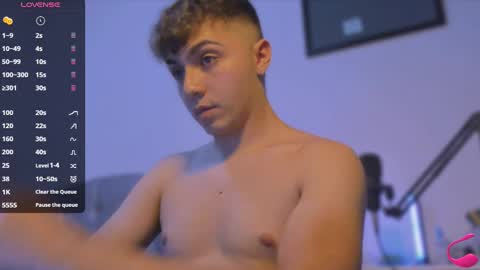 Snapshot of aron__cooper chatting on February 2025 03:01:02 AM aron__cooper online show from February 2025 03:01:02 AM