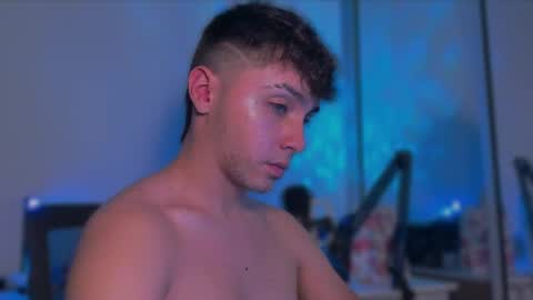 Snapshot of aron__cooper chatting on March 2025 01:00:02 AM aron__cooper online show from March 2025 01:00:02 AM