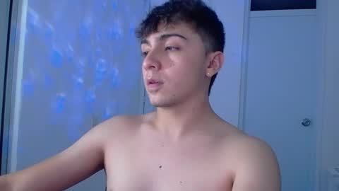 Snapshot of aron__cooper chatting on March 2025 12:31:02 AM aron__cooper online show from March 2025 12:31:02 AM