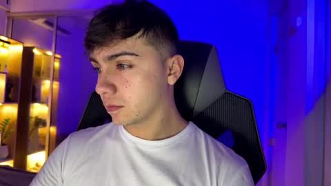 Snapshot of aron__cooper chatting on September 2025 10:53:01 PM aron__cooper online show from September 2025 10:53:01 PM