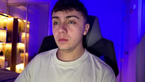 Snapshot of aron__cooper chatting on September 2025 02:00:02 AM aron__cooper online show from September 2025 02:00:02 AM