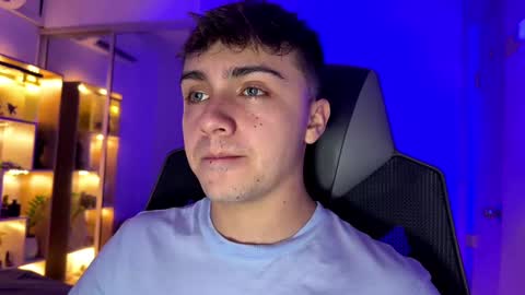 Snapshot of aron__cooper chatting on September 2025 12:32:02 AM aron__cooper online show from September 2025 12:32:02 AM