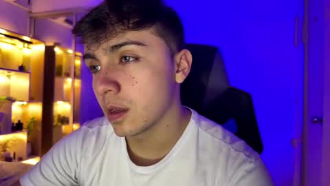 Snapshot of aron__cooper chatting on September 2025 02:14:01 AM aron__cooper online show from September 2025 02:14:01 AM