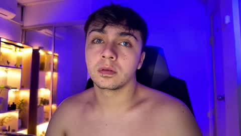 Snapshot of aron__cooper chatting on September 2025 12:25:01 AM aron__cooper online show from September 2025 12:25:01 AM