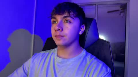 Snapshot of aron__cooper chatting on October 2025 01:47:02 AM aron__cooper online show from October 2025 01:47:02 AM