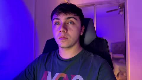 Snapshot of aron__cooper chatting on October 2025 12:30:02 AM aron__cooper online show from October 2025 12:30:02 AM