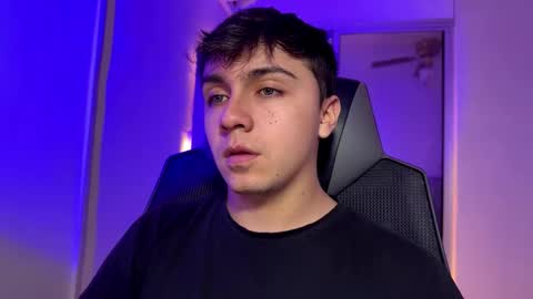 Snapshot of aron__cooper chatting on October 2025 11:46:01 PM aron__cooper online show from October 2025 11:46:01 PM