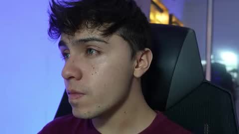 Snapshot of aron__cooper chatting on October 2025 12:21:02 AM aron__cooper online show from October 2025 12:21:02 AM