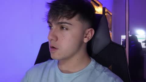 Snapshot of aron__cooper chatting on October 2025 12:38:01 PM aron__cooper online show from October 2025 12:38:01 PM