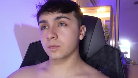 Snapshot of aron__cooper chatting on November 2025 01:16:01 AM aron__cooper online show from November 2025 01:16:01 AM