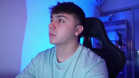 aron__cooper online show from May 2026 01:33:02 AM