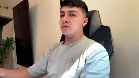 aron__cooper online show from May 2026 02:33:02 PM