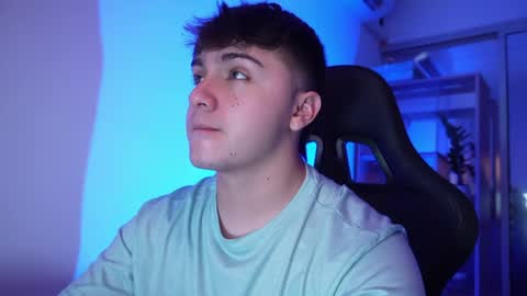 aron__cooper online show from June 2026 05:40:02 PM