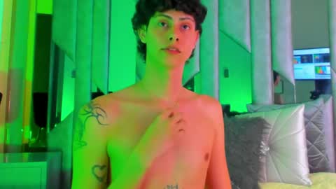 aron_blu online show from April 2026 08:42:01 AM