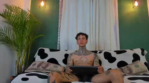 Snapshot of aron_ford chatting on March 2026 10:40:01 PM Aron ford online show from March 2026 10:40:01 PM