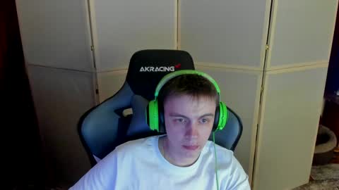 Snapshot of aron_neall chatting on December 2024 01:26:02 AM biggest penis online show from December 2024 01:26:02 AM