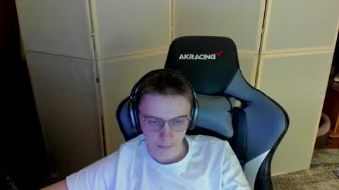 Snapshot of aron_neall chatting on December 2024 01:39:01 AM biggest penis online show from December 2024 01:39:01 AM