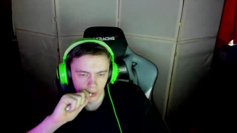 Snapshot of aron_neall chatting on January 2025 11:04:02 AM biggest penis online show from January 2025 11:04:02 AM
