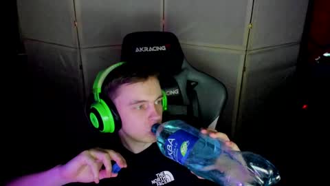 Snapshot of aron_neall chatting on January 2025 11:06:02 AM biggest penis online show from January 2025 11:06:02 AM