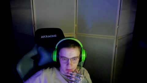 Snapshot of aron_neall chatting on February 2025 03:18:01 AM biggest penis online show from February 2025 03:18:01 AM