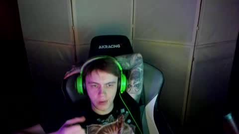 Snapshot of aron_neall chatting on February 2025 01:33:01 AM biggest penis online show from February 2025 01:33:01 AM