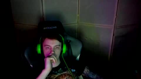 Snapshot of aron_neall chatting on February 2025 04:40:02 AM biggest penis online show from February 2025 04:40:02 AM