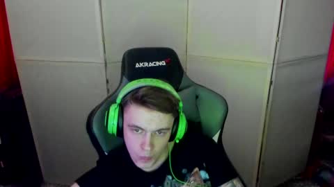 Snapshot of aron_neall chatting on February 2025 09:00:01 AM biggest penis online show from February 2025 09:00:01 AM