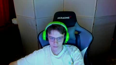 Snapshot of aron_neall chatting on March 2025 09:33:02 AM biggest penis online show from March 2025 09:33:02 AM