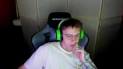 Snapshot of aron_neall chatting on March 2025 07:51:02 AM biggest penis online show from March 2025 07:51:02 AM