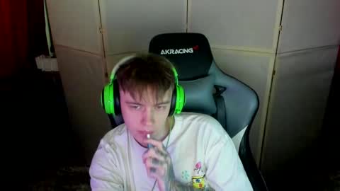 Snapshot of aron_neall chatting on March 2025 08:00:01 AM biggest penis online show from March 2025 08:00:01 AM