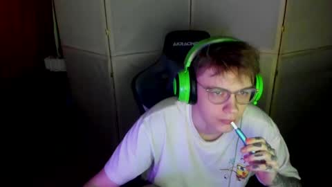 Snapshot of aron_neall chatting on March 2025 06:52:02 AM biggest penis online show from March 2025 06:52:02 AM