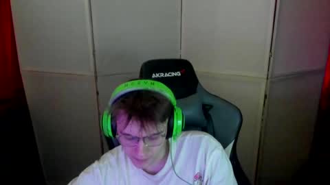 Snapshot of aron_neall chatting on March 2025 06:57:02 AM biggest penis online show from March 2025 06:57:02 AM