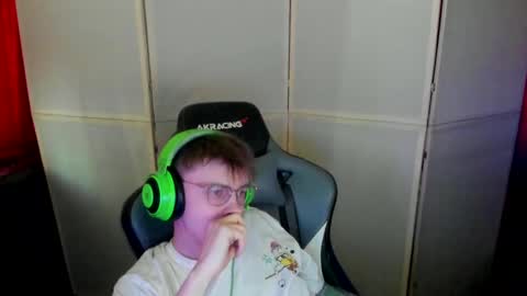 Snapshot of aron_neall chatting on March 2025 01:07:01 PM biggest penis online show from March 2025 01:07:01 PM