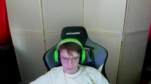 Snapshot of aron_neall chatting on March 2025 10:41:02 AM biggest penis online show from March 2025 10:41:02 AM