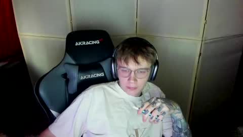 Snapshot of aron_neall chatting on March 2025 12:59:02 PM biggest penis online show from March 2025 12:59:02 PM