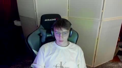 Snapshot of aron_neall chatting on March 2025 04:03:02 PM biggest penis online show from March 2025 04:03:02 PM