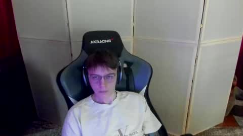 Snapshot of aron_neall chatting on March 2025 01:12:01 PM biggest penis online show from March 2025 01:12:01 PM
