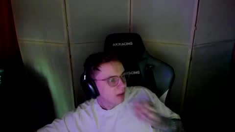 Snapshot of aron_neall chatting on March 2025 02:01:02 PM biggest penis online show from March 2025 02:01:02 PM