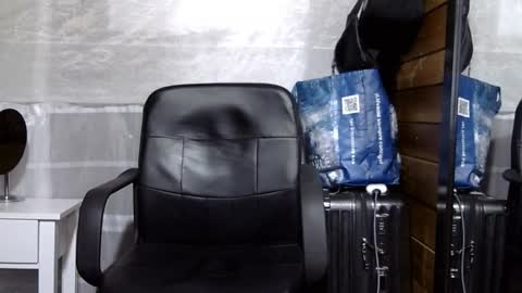 Aron G Franco online show from November 2025 05:07:02 AM