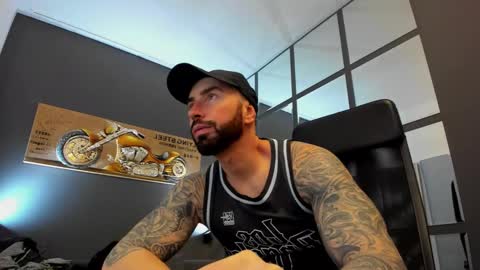 Snapshot of arongrant chatting on January 2025 09:59:02 AM AronGrant online show from January 2025 09:59:02 AM