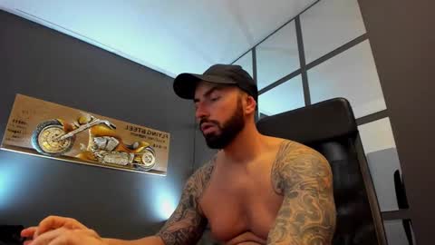 Snapshot of arongrant chatting on January 2025 09:10:02 AM AronGrant online show from January 2025 09:10:02 AM