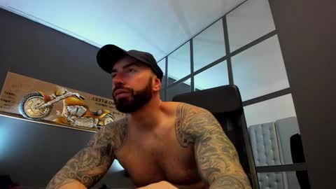 Snapshot of arongrant chatting on January 2025 07:25:02 AM AronGrant online show from January 2025 07:25:02 AM